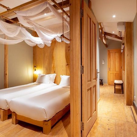 Topas Riverside Lodge Шапа Экстерьер фото